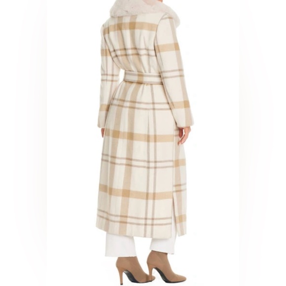 Coat with removable faux fur collar new - Picture 5 of 11